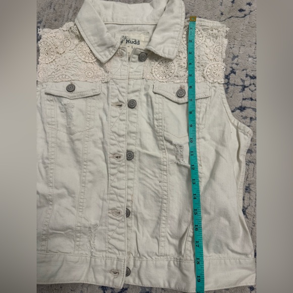 Mudd Off-White Vest with Crochet Accents - Picture 8 of 12
